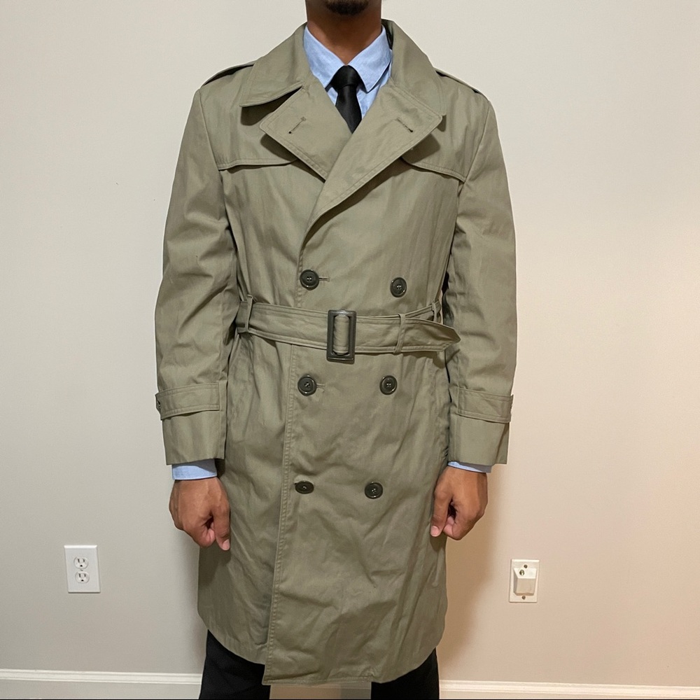 Men’s Tan Trench Coat - Picture 7 of 11